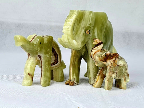 Onyx Elephant Family Set